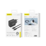 Φορτιστής τοίχου FONENG GaN10-EU 65W με 2 θύρες USB-C και 1 USB-A σε μαύρο χρώμα.