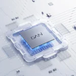 Λευκός φορτιστής τοίχου Dudao A30EU 30W με θύρες USB-A και USB-C για γρήγορη φόρτιση συσκευών.