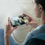 Ακουστικά Joyroom JR-EC06 USB-C In-Ear σε γκρι χρώμα, hands-free με εργονομικό σχεδιασμό.