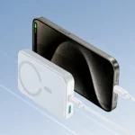 Joyroom Power Bank JR-W020 10000mAh MagSafe 20W σε λευκό χρώμα για ασύρματη φόρτιση iPhone.