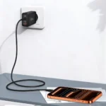 Μαύρος φορτιστής τοίχου Tech-Protect NC120W-GAN 4 θυρών 120W με τεχνολογία GaN για γρήγορη φόρτιση.