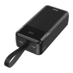 Power Bank BWOO 65W 30000mAh με οθόνη LCD σε μαύρο χρώμα για γρήγορη φόρτιση.