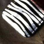 Θήκη iPhone 16 με Animal Print σχέδιο Okapi της TFO για προστασία και στυλ.