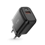 Μαύρος φορτιστής Tech-Protect C20W με θύρες USB-C PD 20W και USB-A QC 3.0 για γρήγορη φόρτιση.
